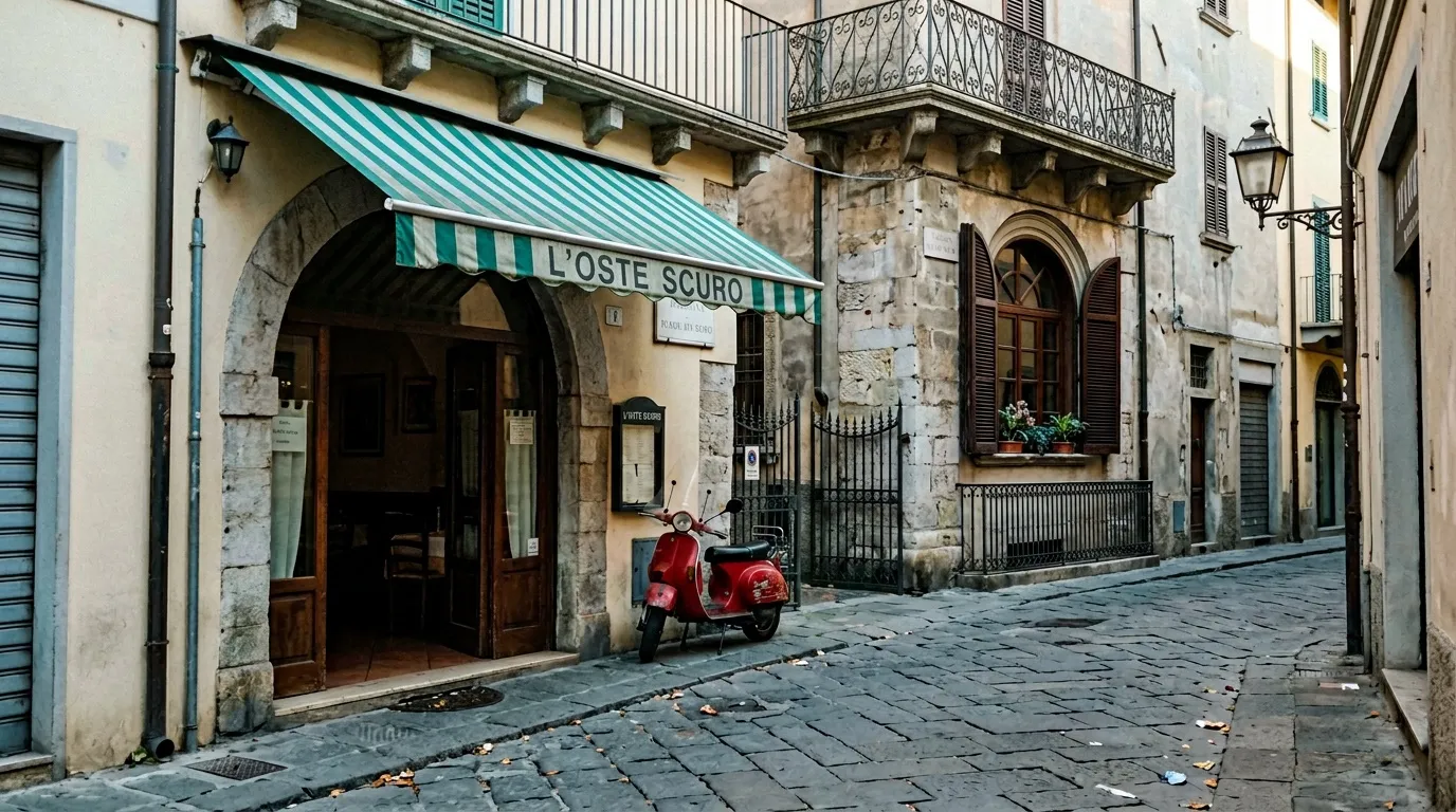 Scooter rouge devant boutique italienne aux volets verts