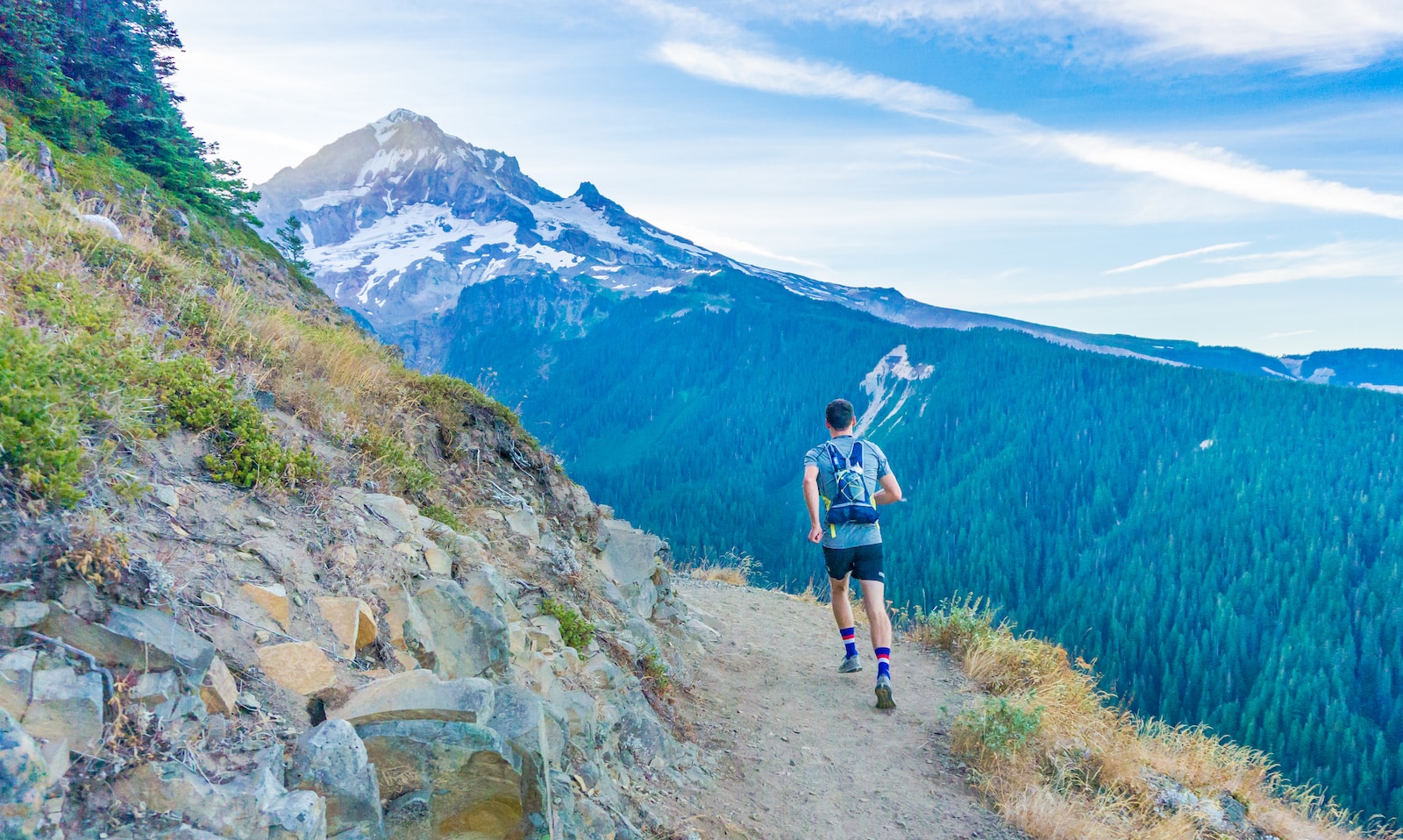 Chaussures de course imperméables vs non-imperméables : quelle est la meilleure option pour les courses en montagne ?